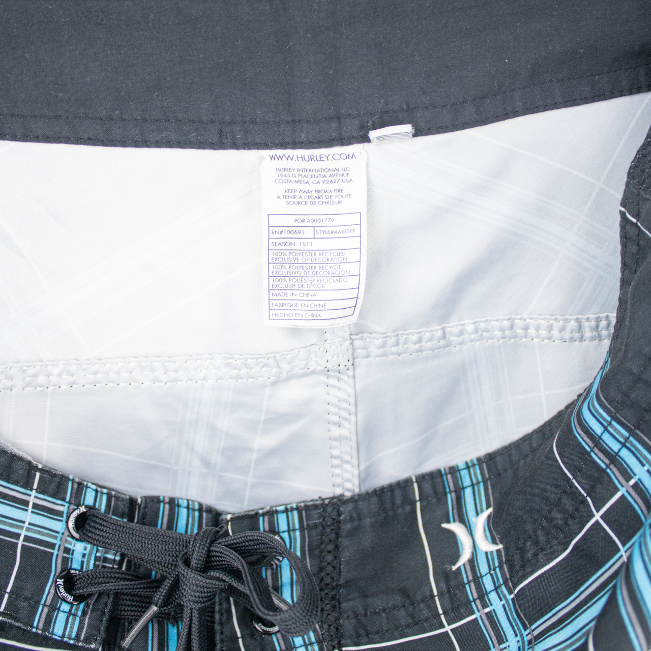 VINTAGE HURLEY BOARD SHORTS - 34"