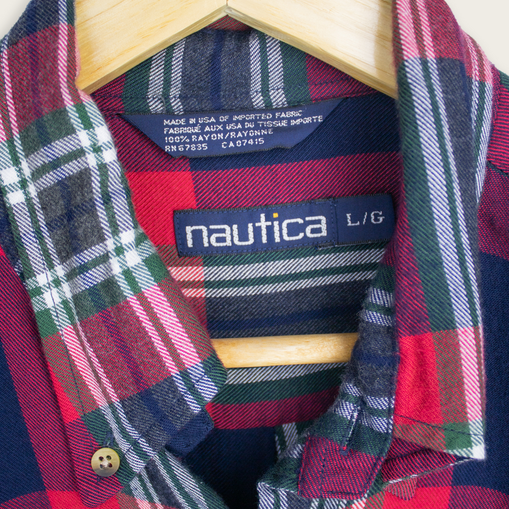 VINTAGE LONG-SLEEVE NAUTICA BUTTON-UP SHIRT - L