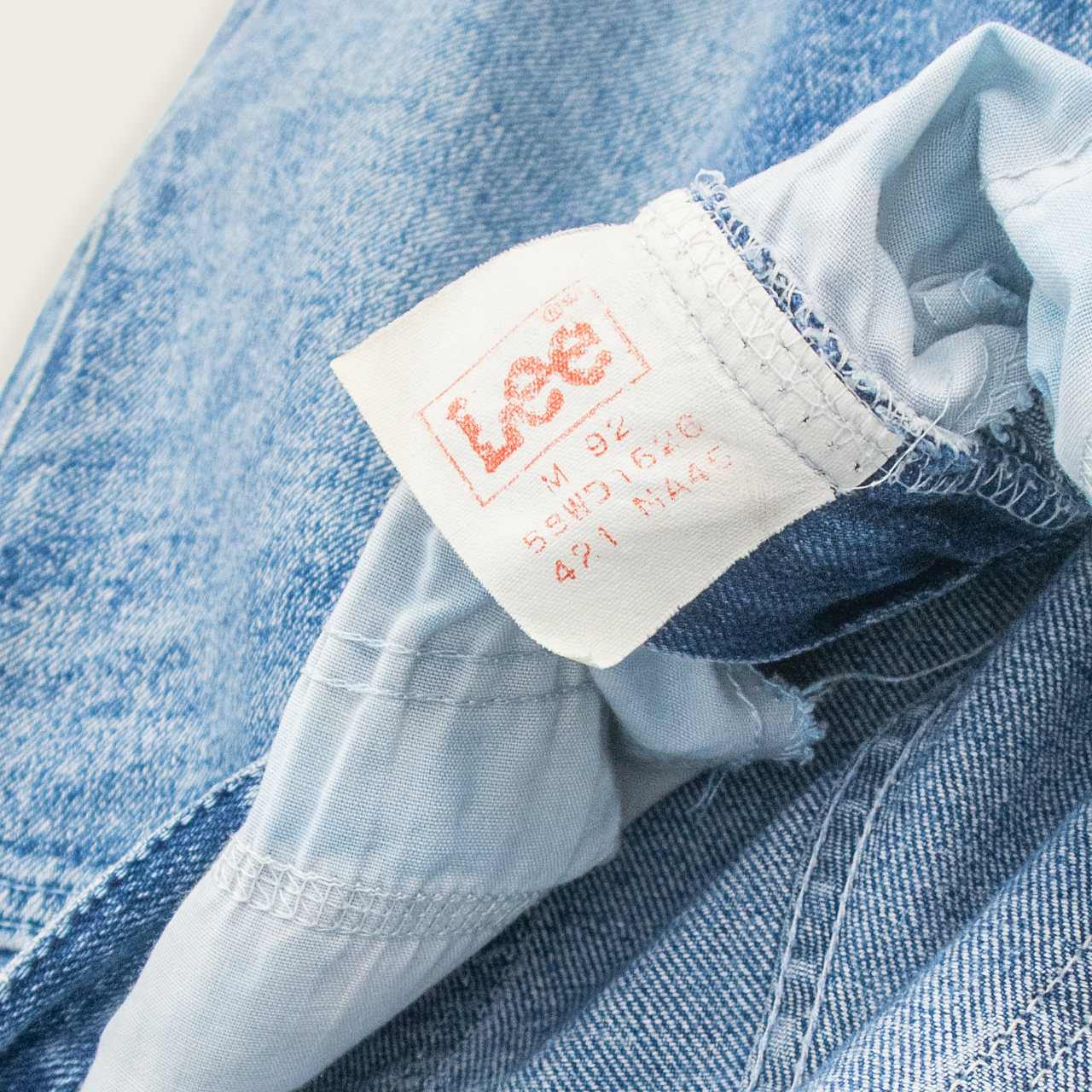 90's LEE JEANS - 33"