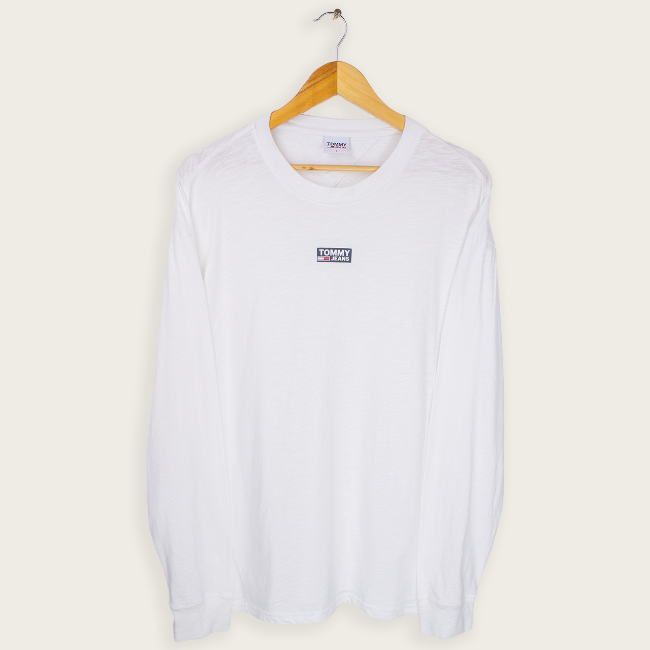 TOMMY HILFIGER T-SHIRT - L
