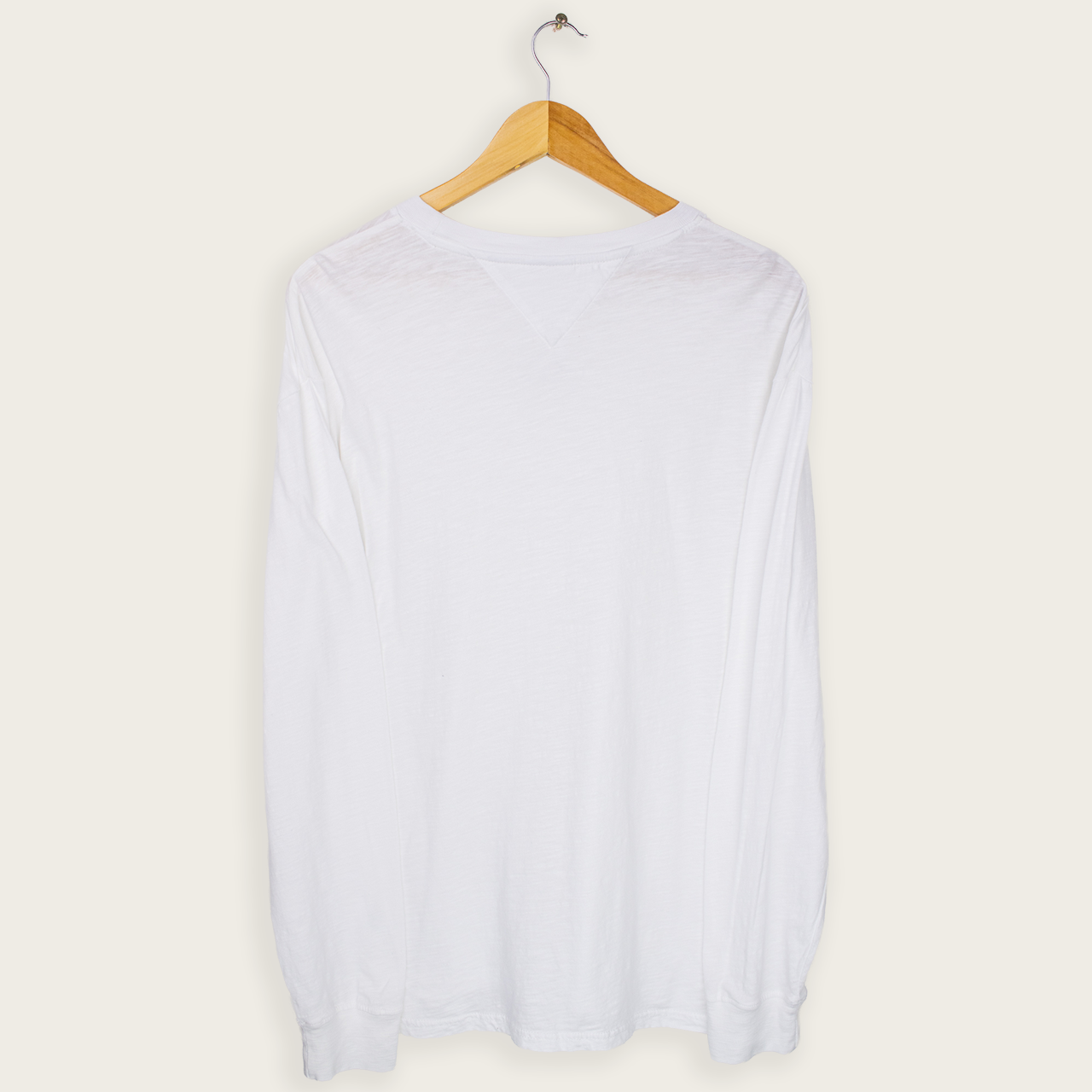 TOMMY HILFIGER T-SHIRT - L