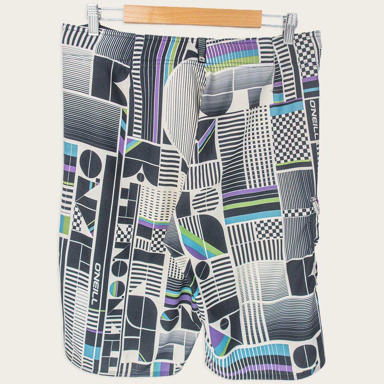 00's O'Neill Board Shorts- 32"