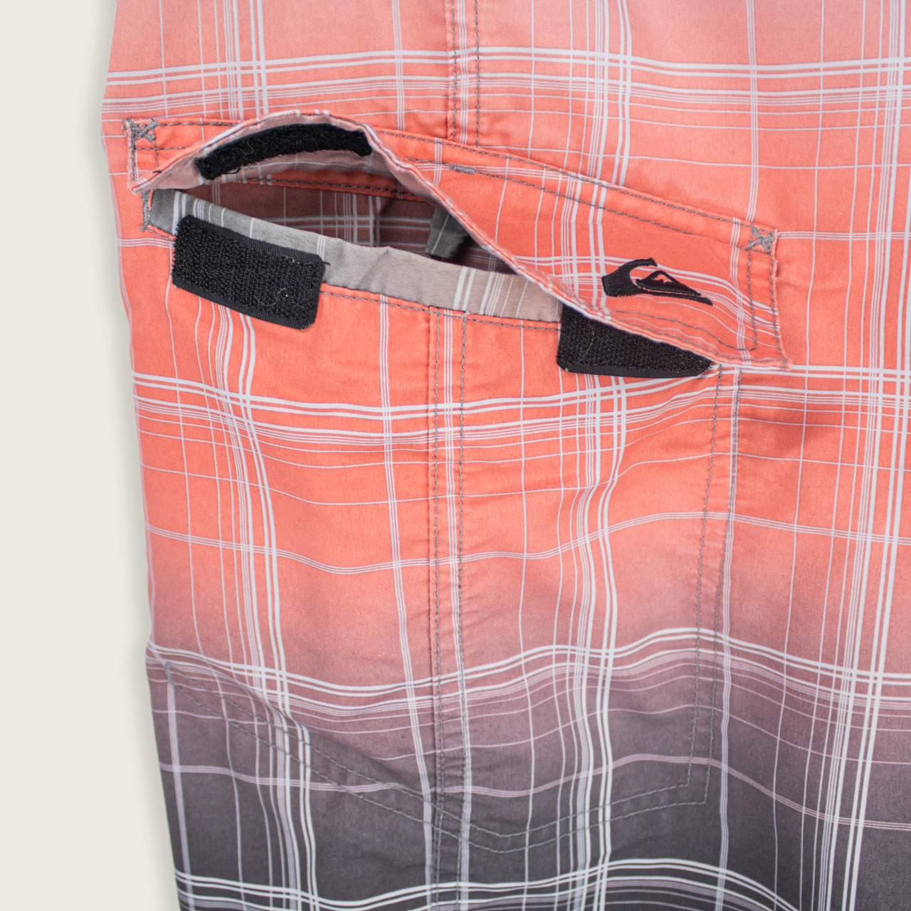 VINTAGE QUIKSILVER BOARD SHORTS - 40"