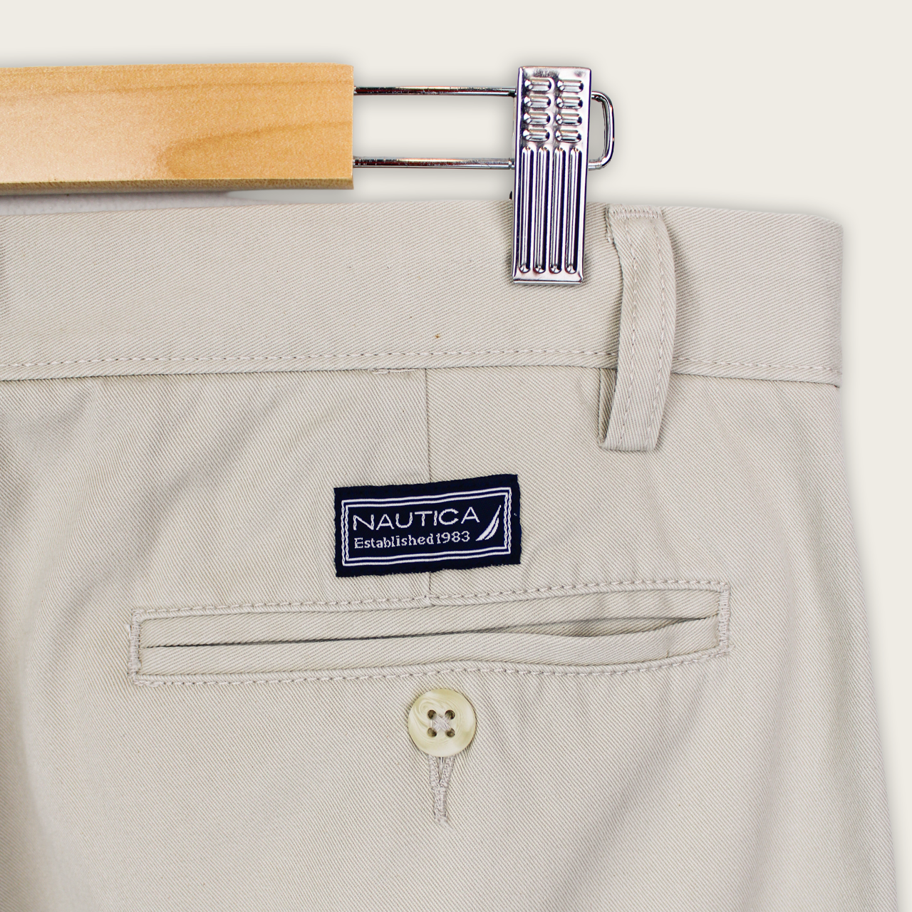 VINTAGE NAUTICA SHORTS - 33"