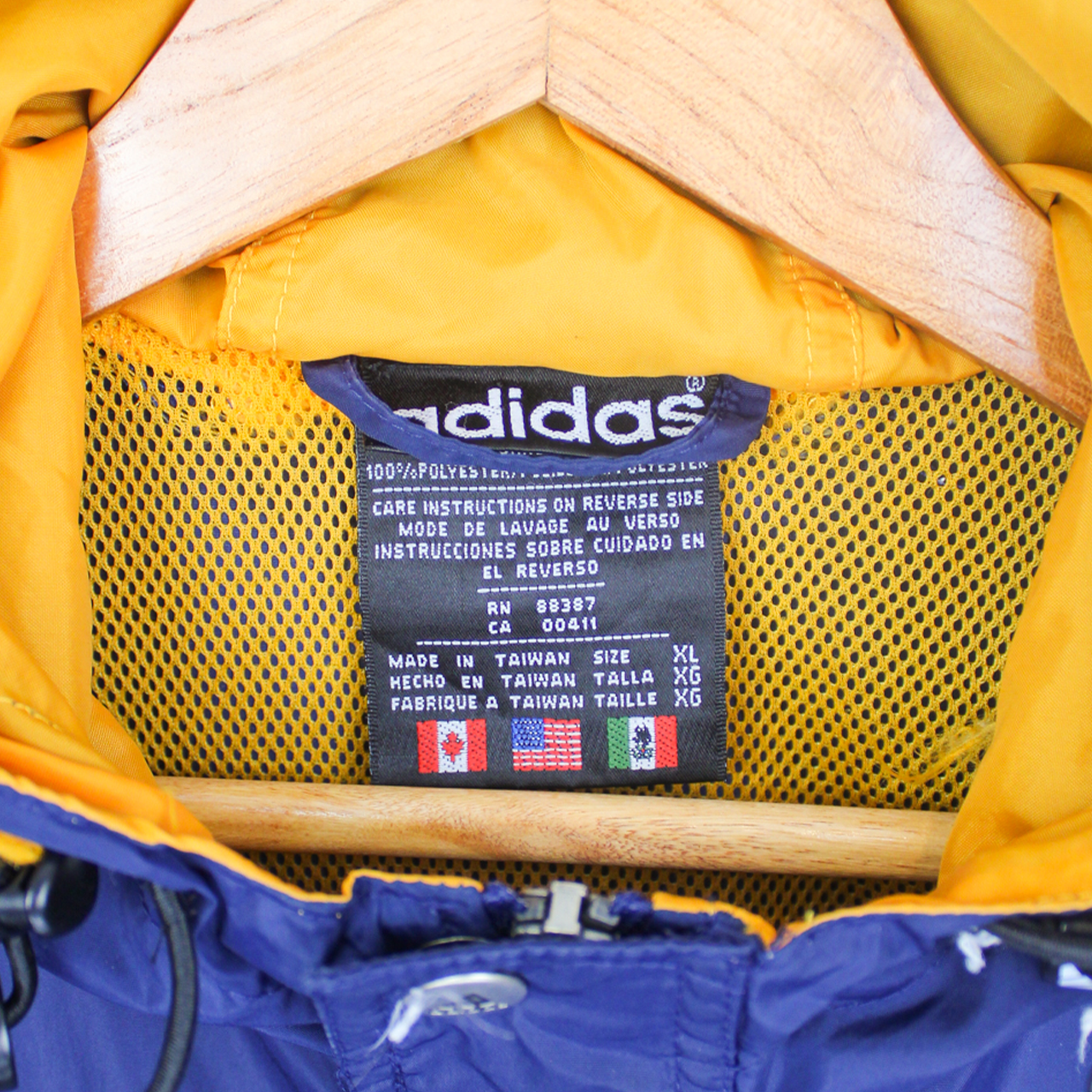 VINTAGE ADIDAS JACKET - XL