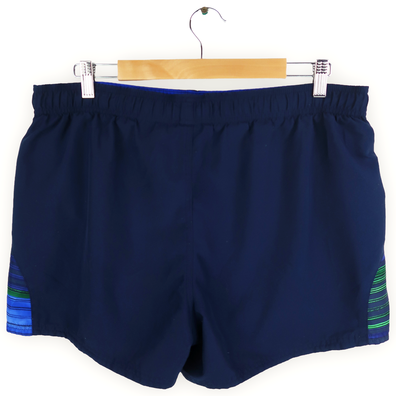 VINTAGE NIKE SHORTS - L