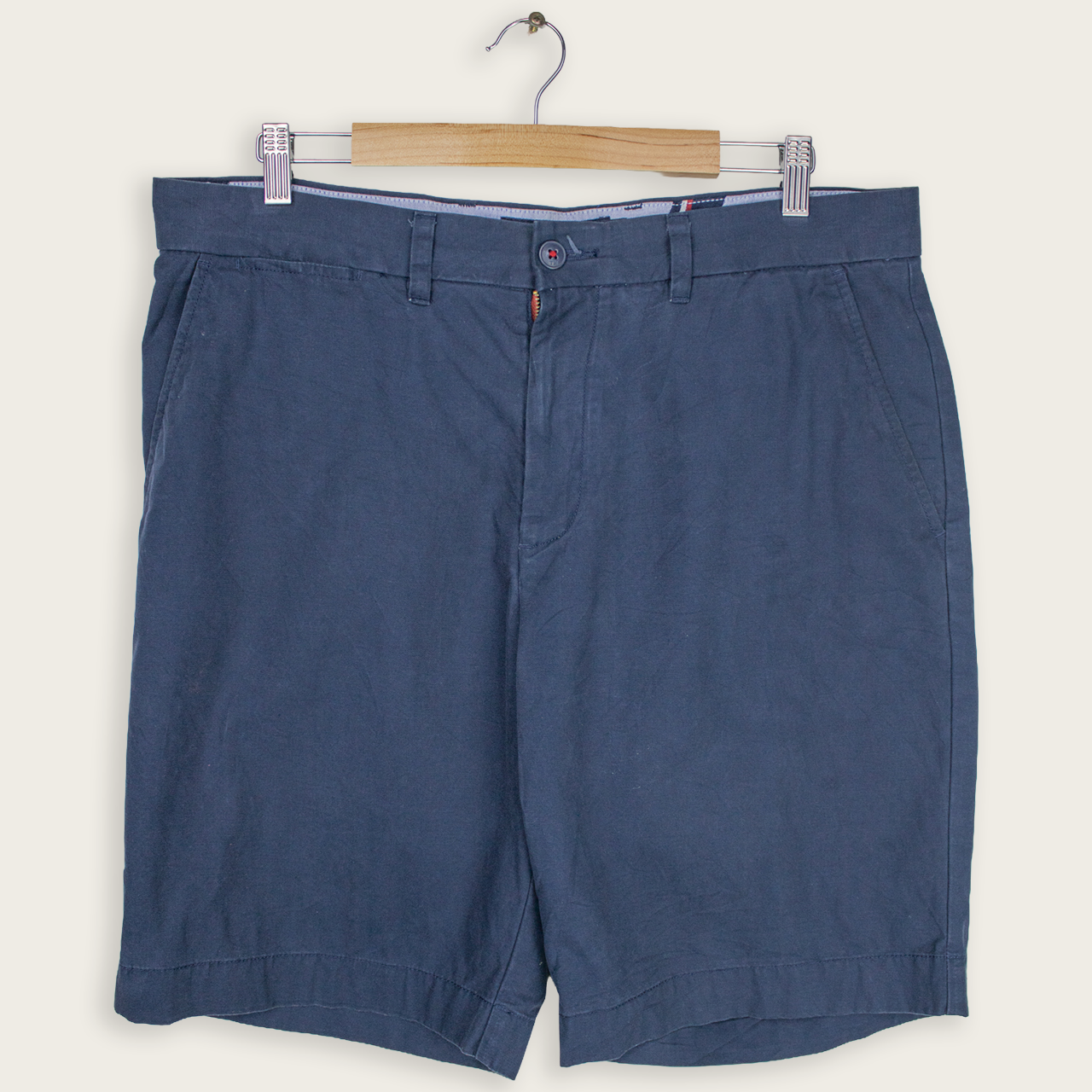 VINTAGE TOMMY HILFIGER SHORTS - 36"