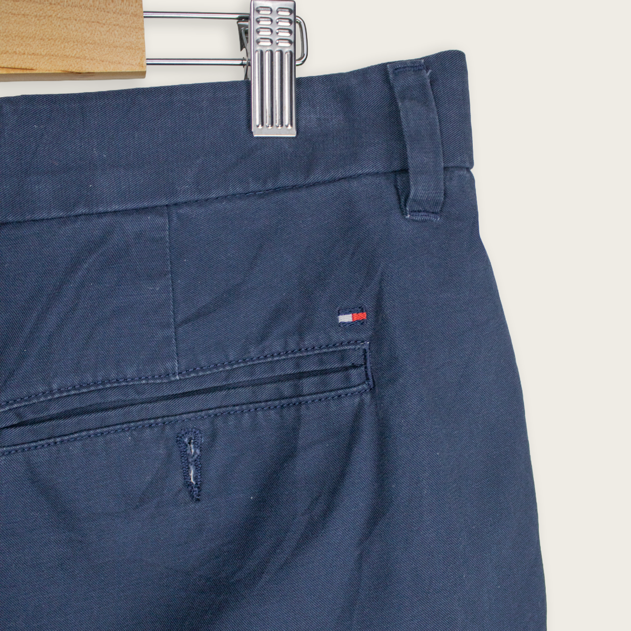 VINTAGE TOMMY HILFIGER SHORTS - 36"