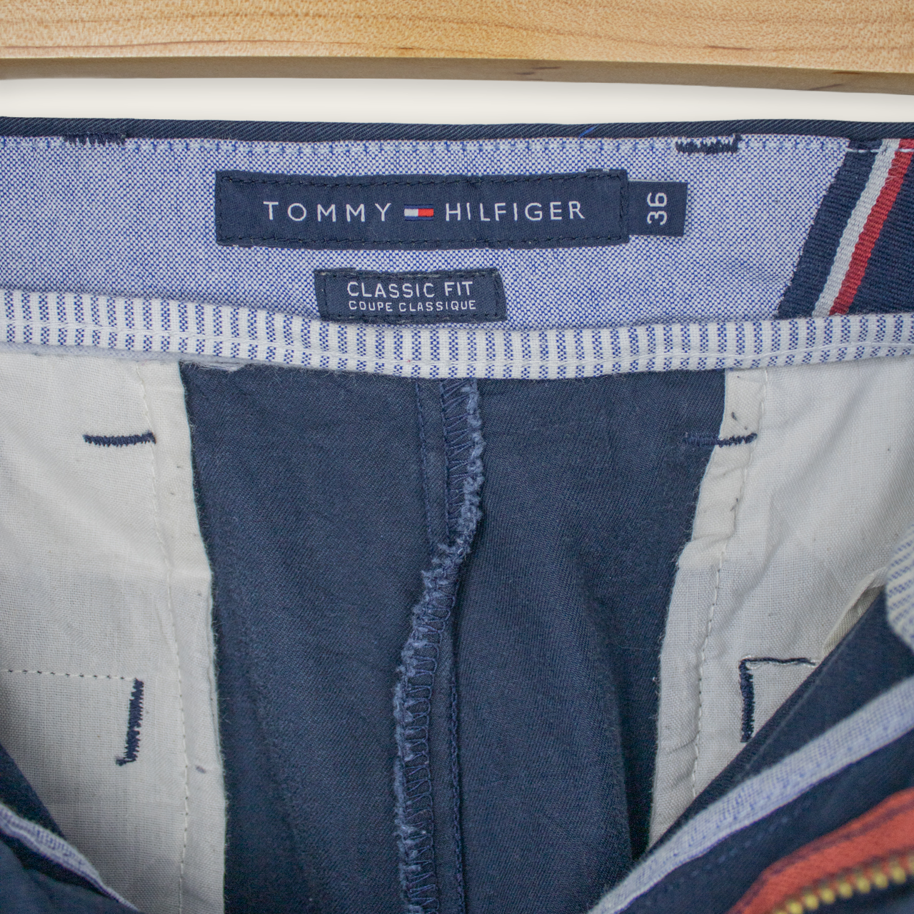 VINTAGE TOMMY HILFIGER SHORTS - 36"