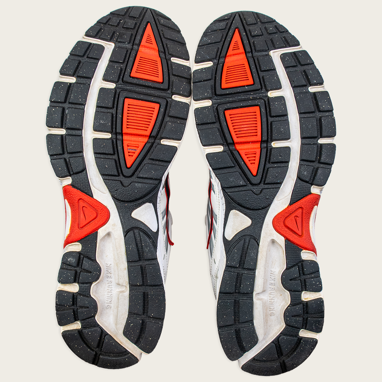 Men's 2011 White/Red NIKE Dart 8 Running Shoes – US 9.5