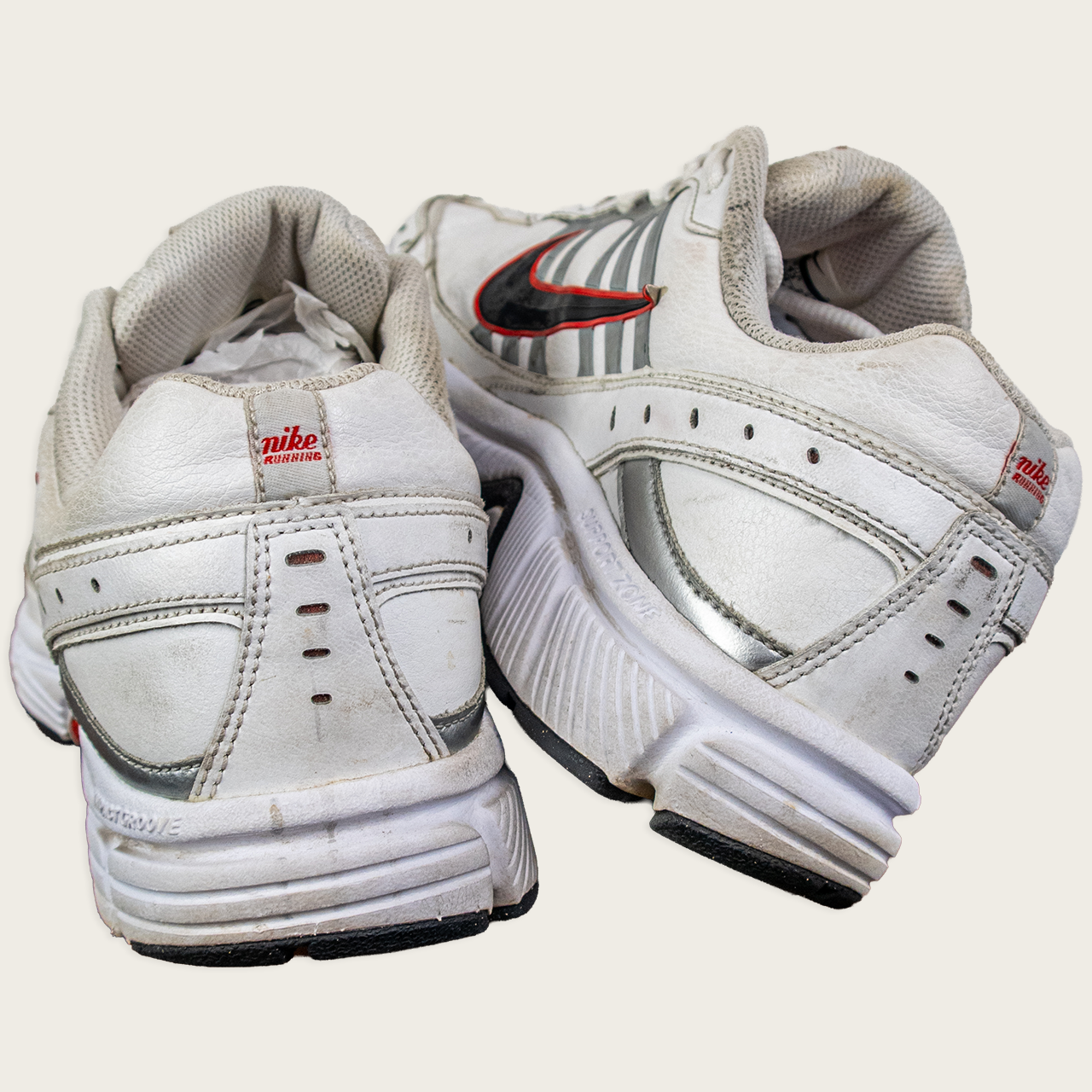 Men's 2011 White/Red NIKE Dart 8 Running Shoes – US 9.5