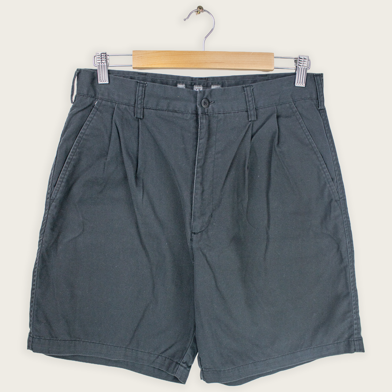 VINTAGE NIKE TAILORED SHORTS - 32"