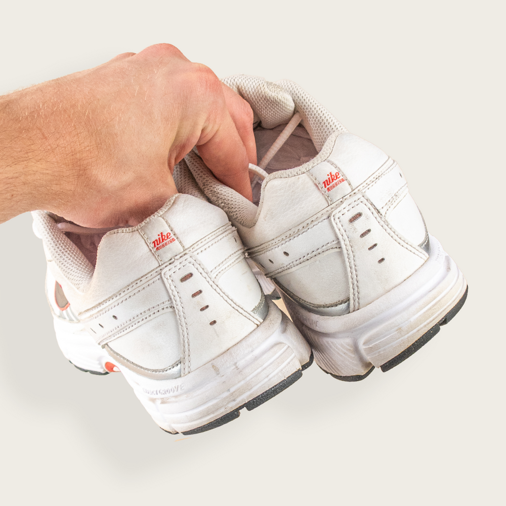 Men's 2011 White/Red NIKE Dart 8 Running Shoes – US 9.5