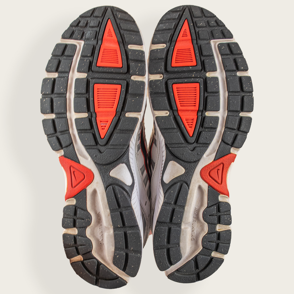 Men's 2011 White/Red NIKE Dart 8 Running Shoes – US 9.5
