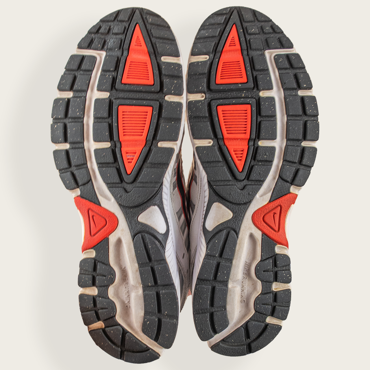 Men's 2011 White/Red NIKE Dart 8 Running Shoes – US 9.5