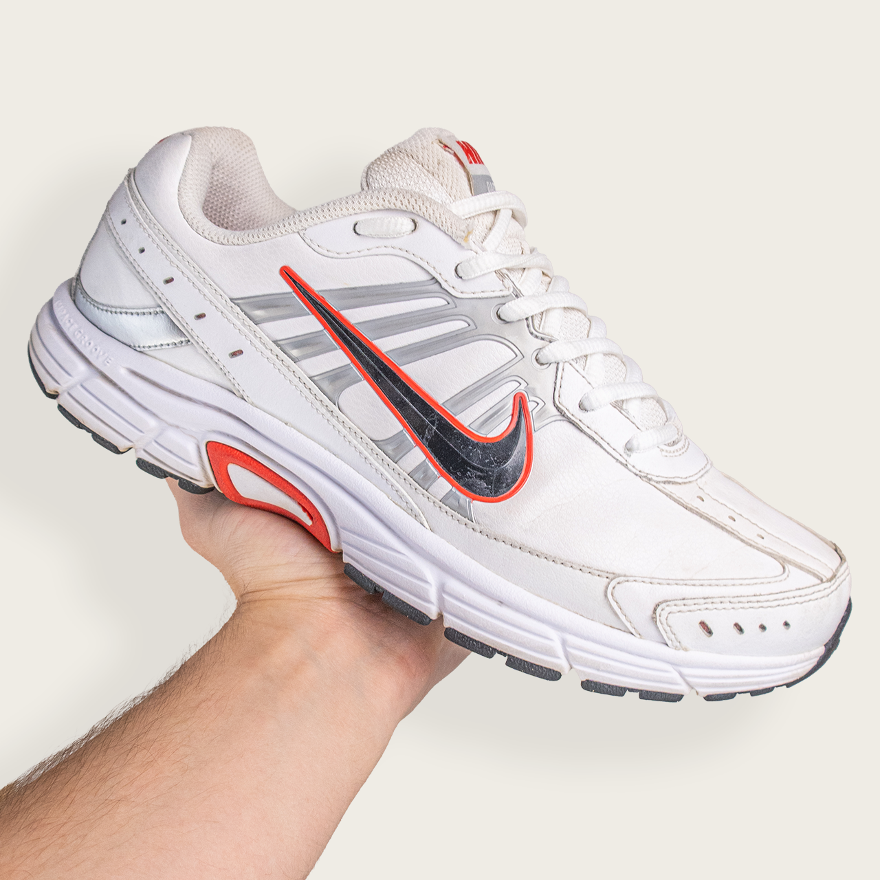 Men's 2011 White/Red NIKE Dart 8 Running Shoes – US 9.5