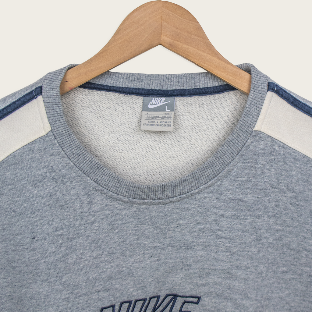 00s Nike Embroidered Crewneck Sweater - M/L