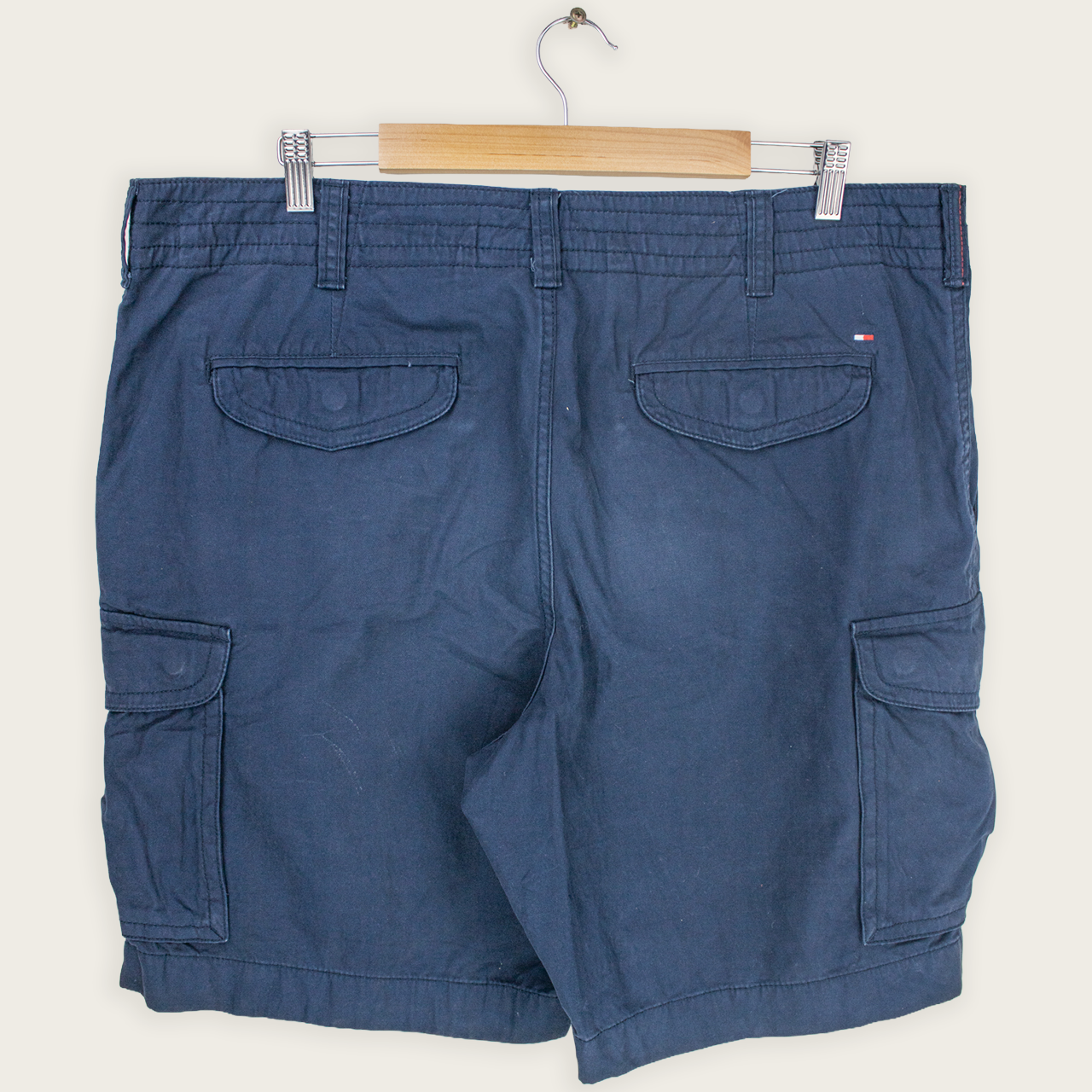 VINTAGE TOMMY HILFIGER CARGO SHORTS - 38"