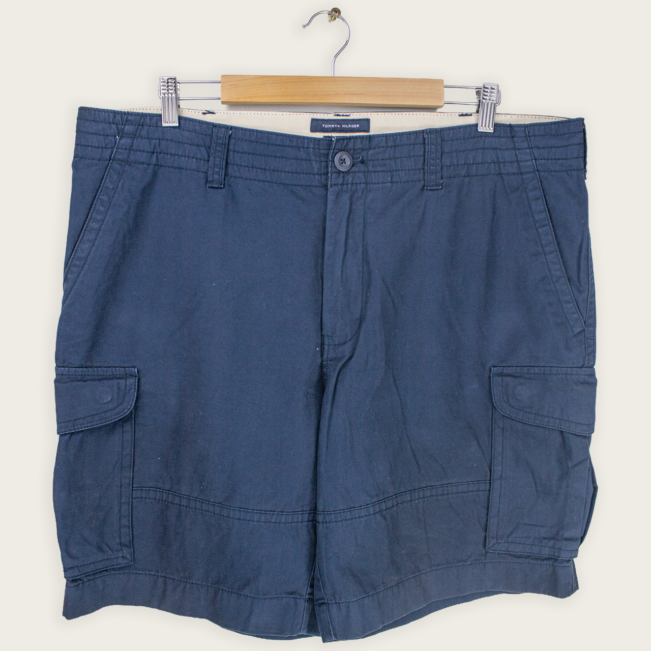 VINTAGE TOMMY HILFIGER CARGO SHORTS - 38"