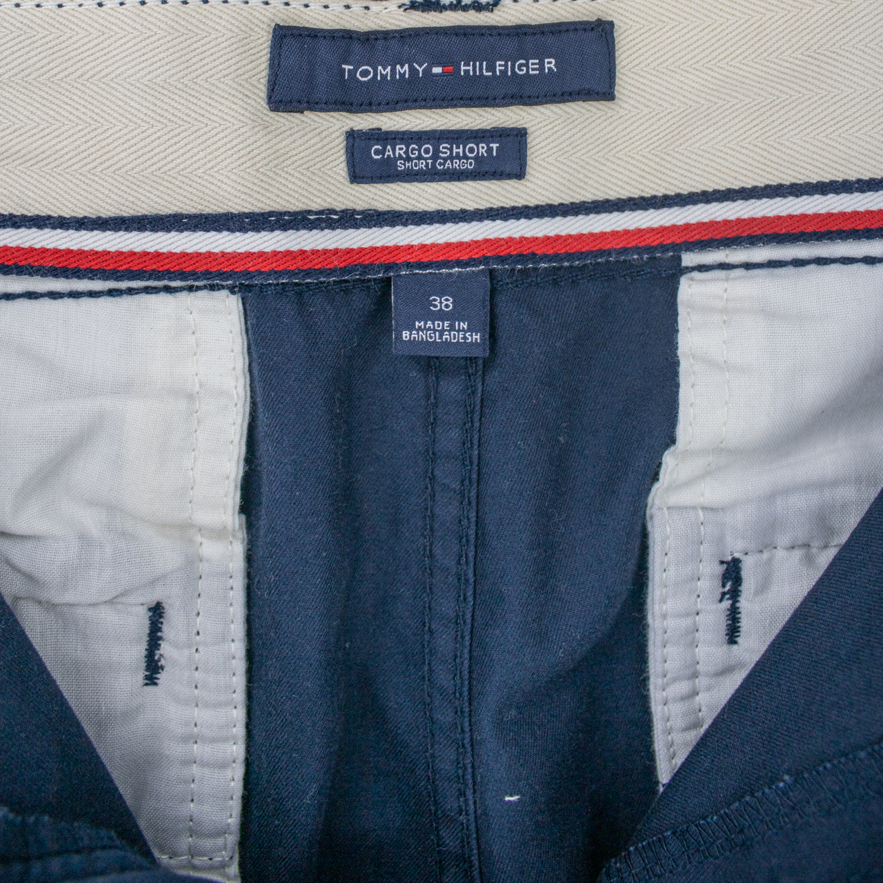 VINTAGE TOMMY HILFIGER CARGO SHORTS - 38"