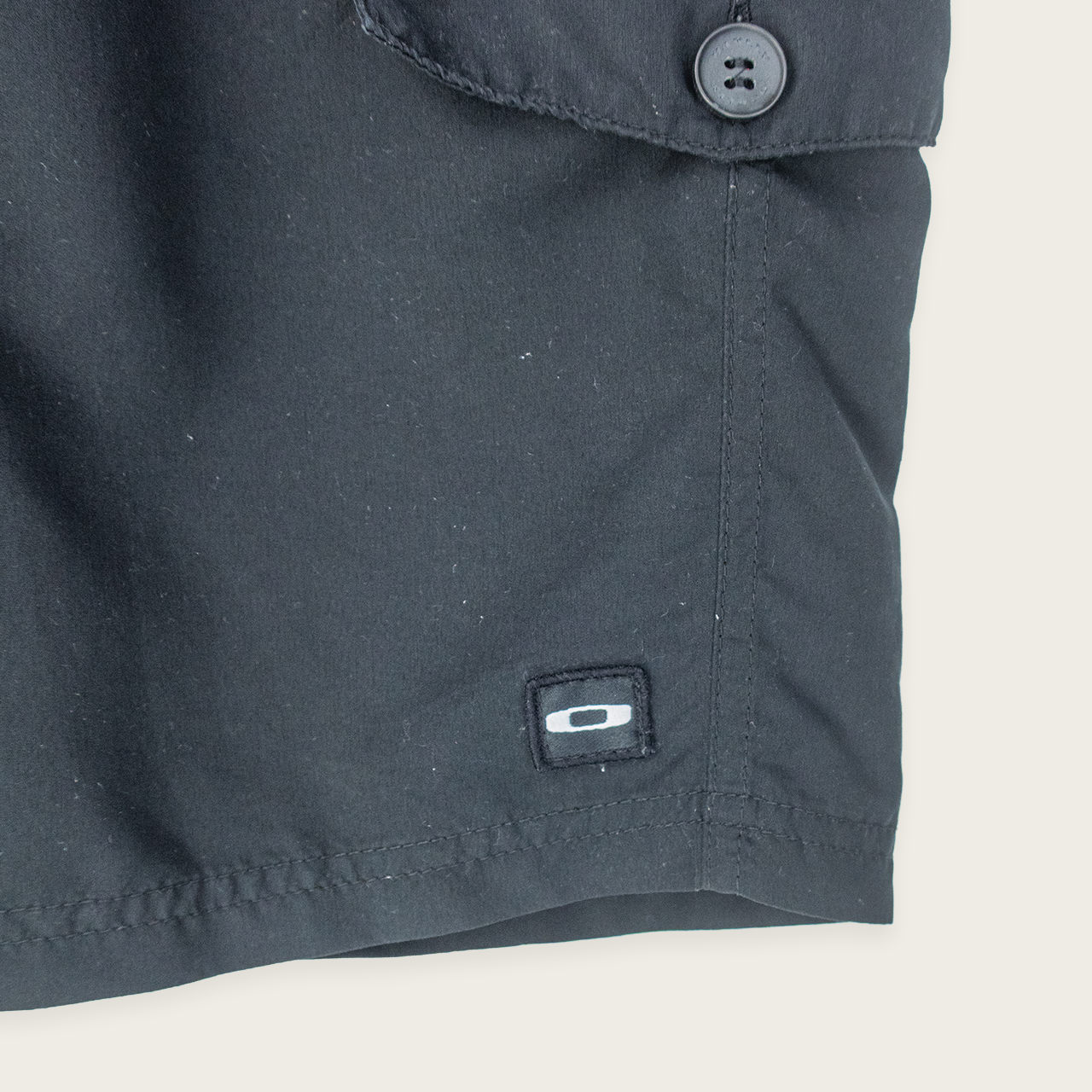 00's OAKLEY LIGHTWEIGHT CARGO SHORTS - 32"