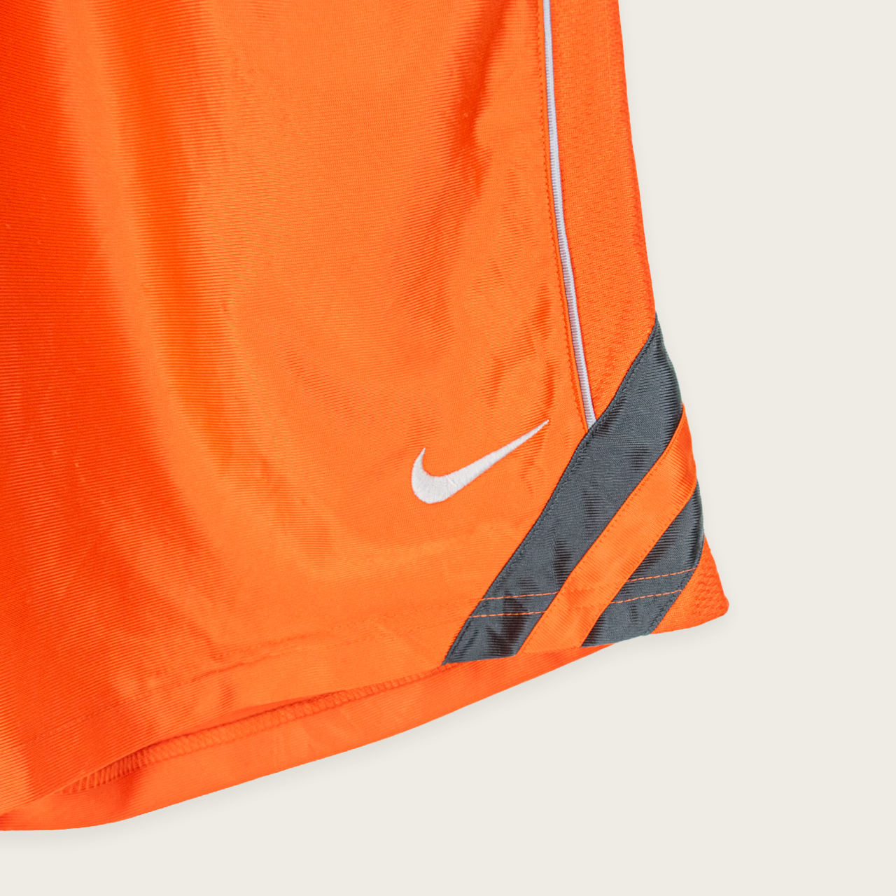 NIKE DRI FIT SHORTS - L