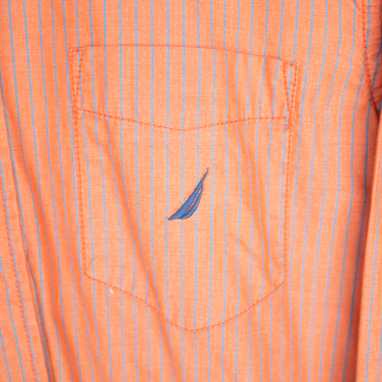 VINTAGE LONG-SLEEVE NAUTICA BUTTON-UP SHIRT - M