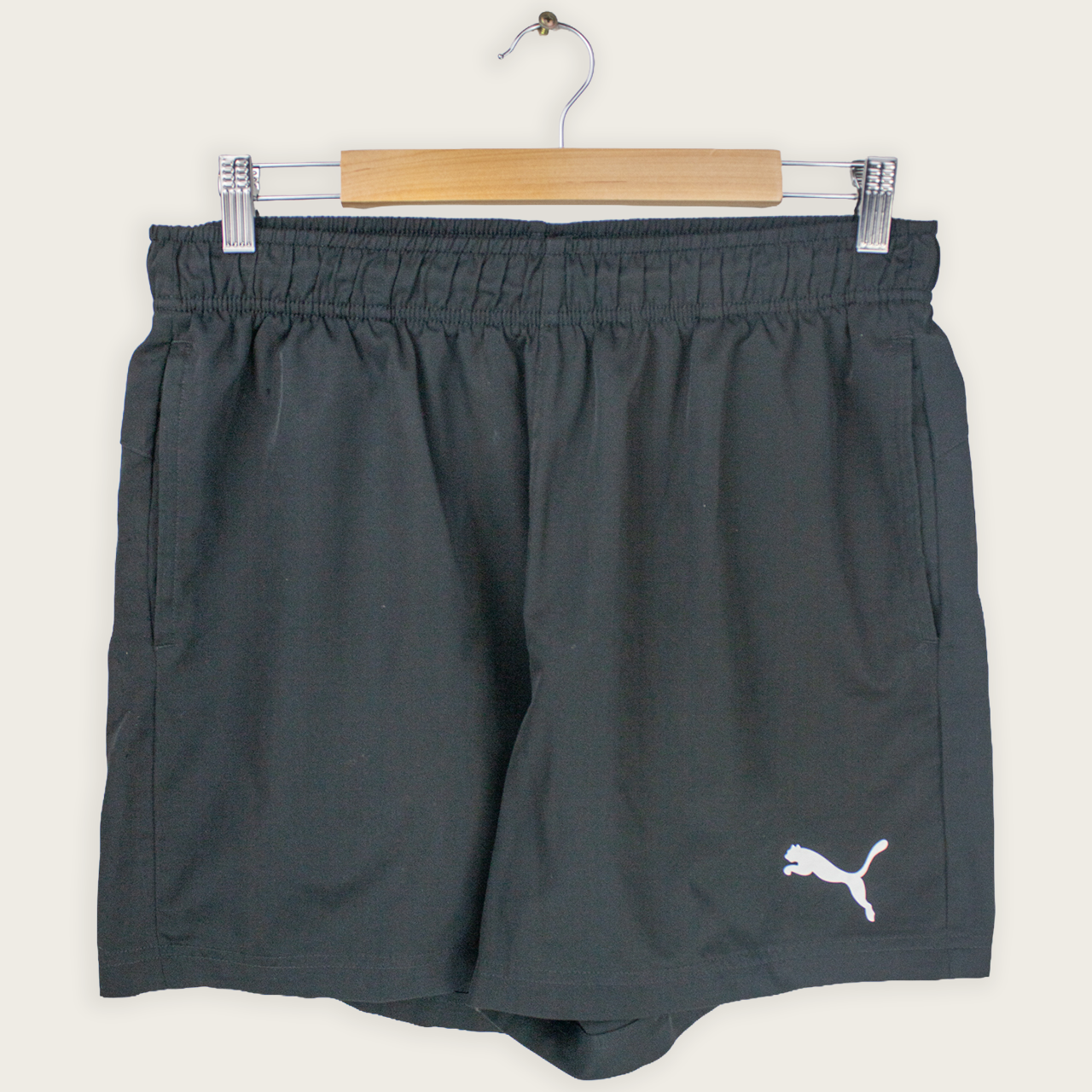 VINTAGE PUMA SHORTS - 32"