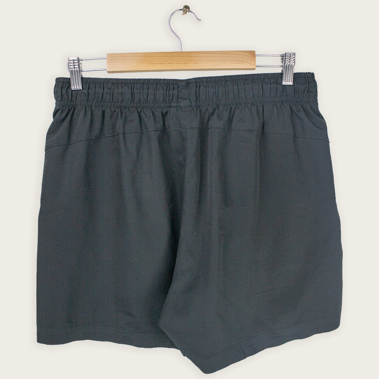 VINTAGE PUMA SHORTS - 32"