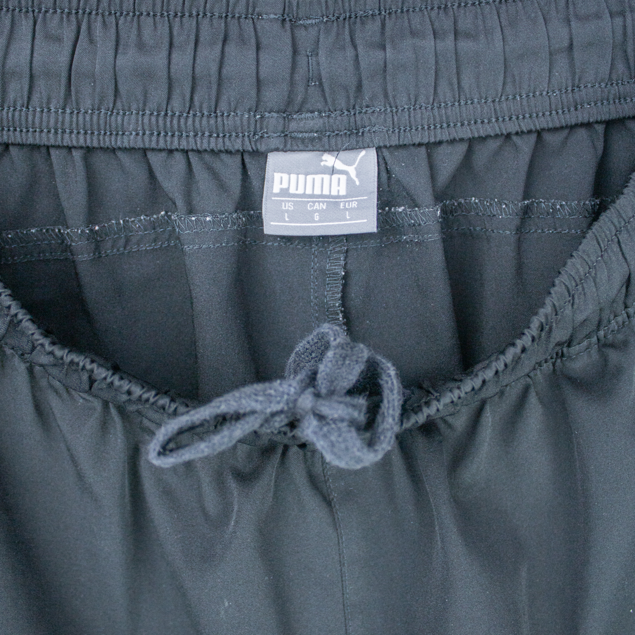 VINTAGE PUMA SHORTS - 32"