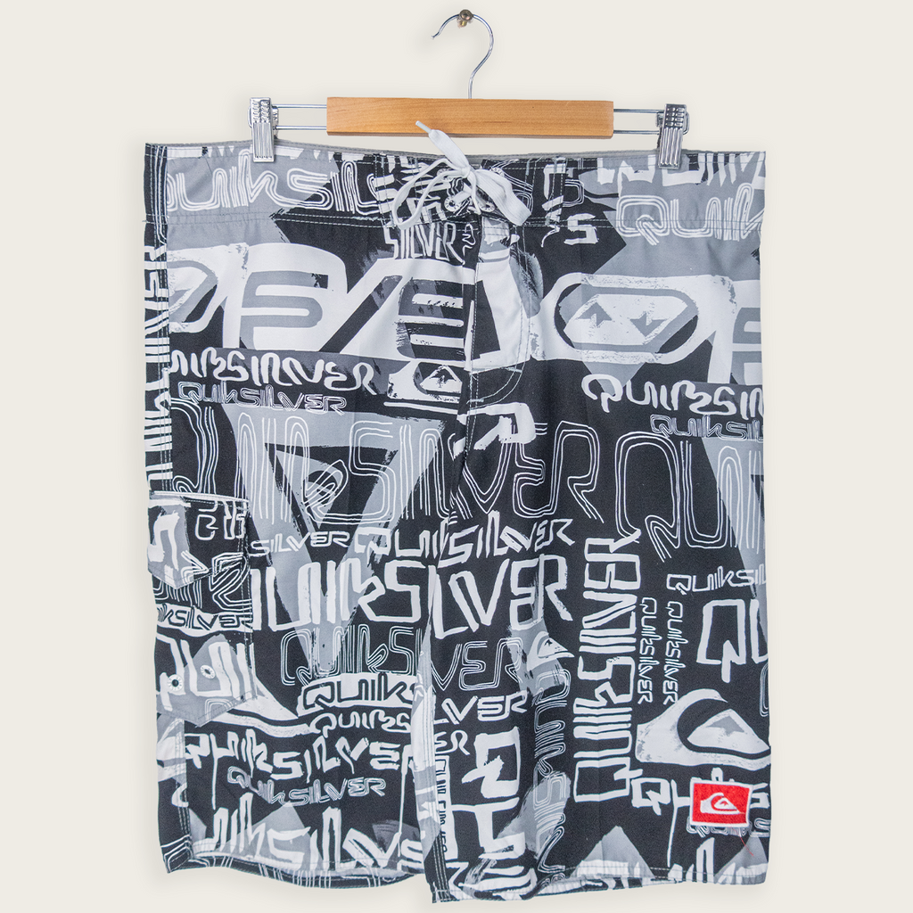 00's QUIKSILVER BOARD SHORTS - 38"