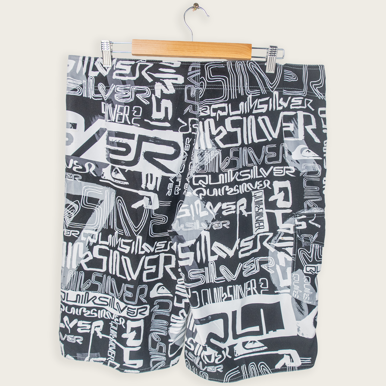 00's QUIKSILVER BOARD SHORTS - 38"