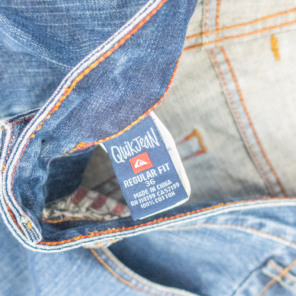 00's QUIKSILVER DENIM SHORTS - 36"