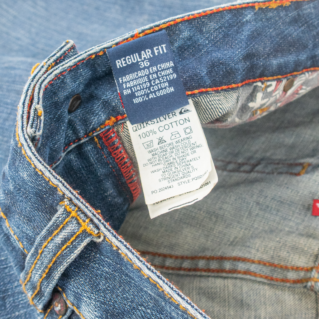 00's QUIKSILVER DENIM SHORTS - 36"