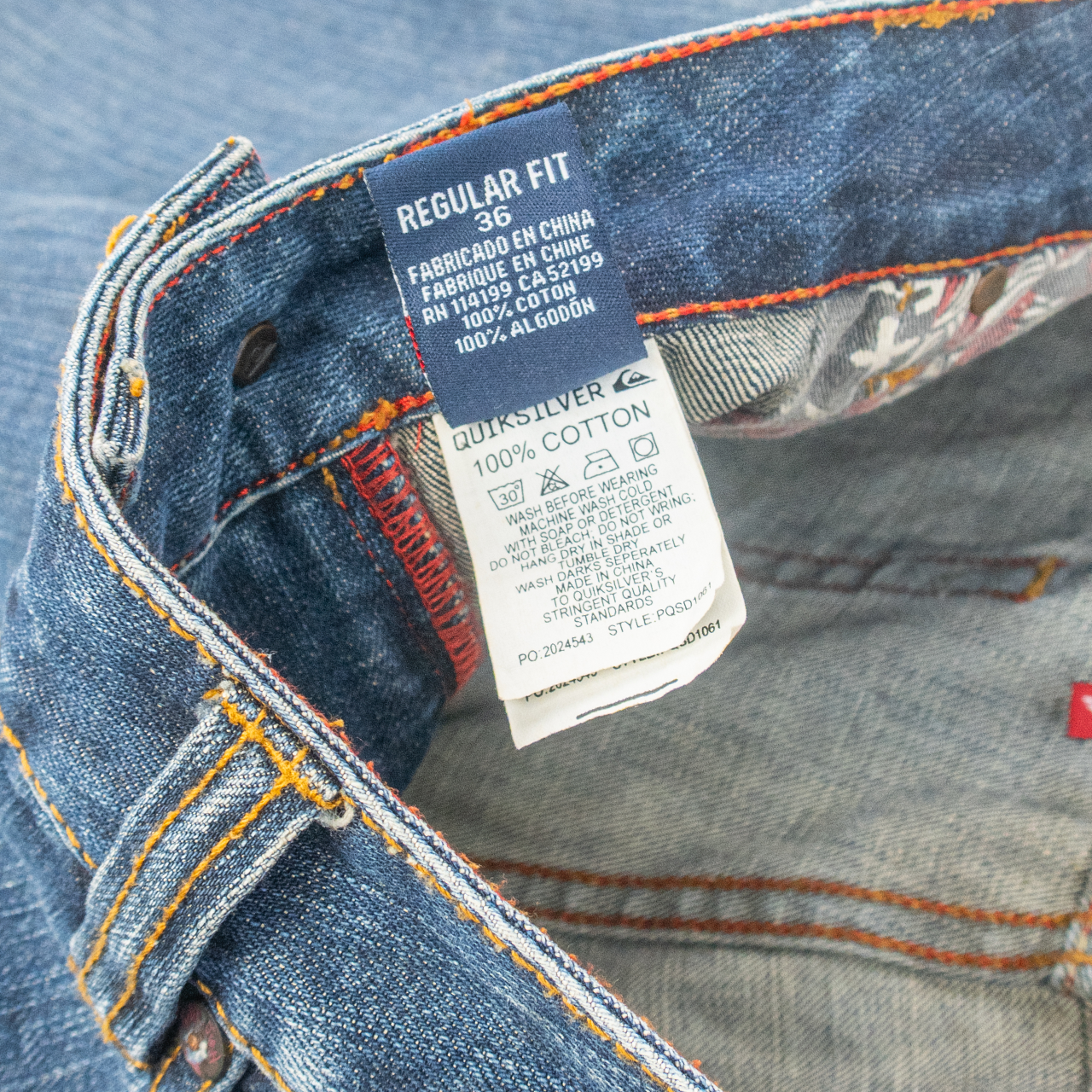 00's QUIKSILVER DENIM SHORTS - 36"