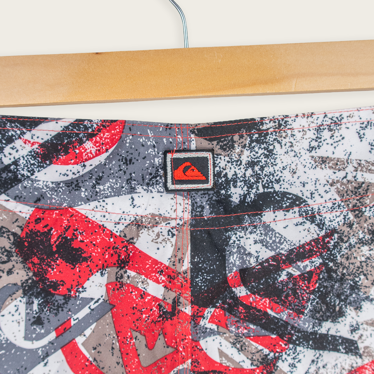 00's QUIKSILVER BOARD SHORTS - 36"