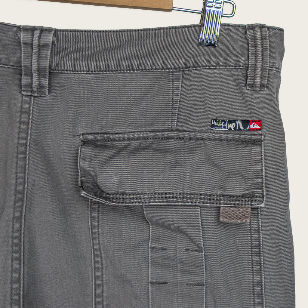 00s Quiksilver Cargo Shorts - M/L