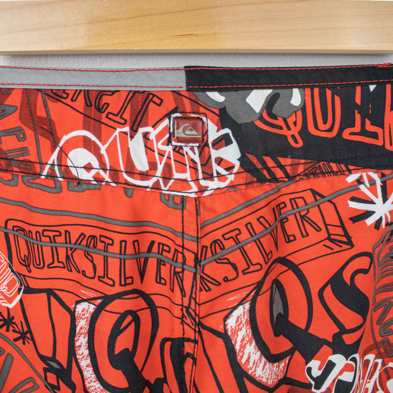 VINTAGE QUIKSILVER BOARD SHORTS - 28"