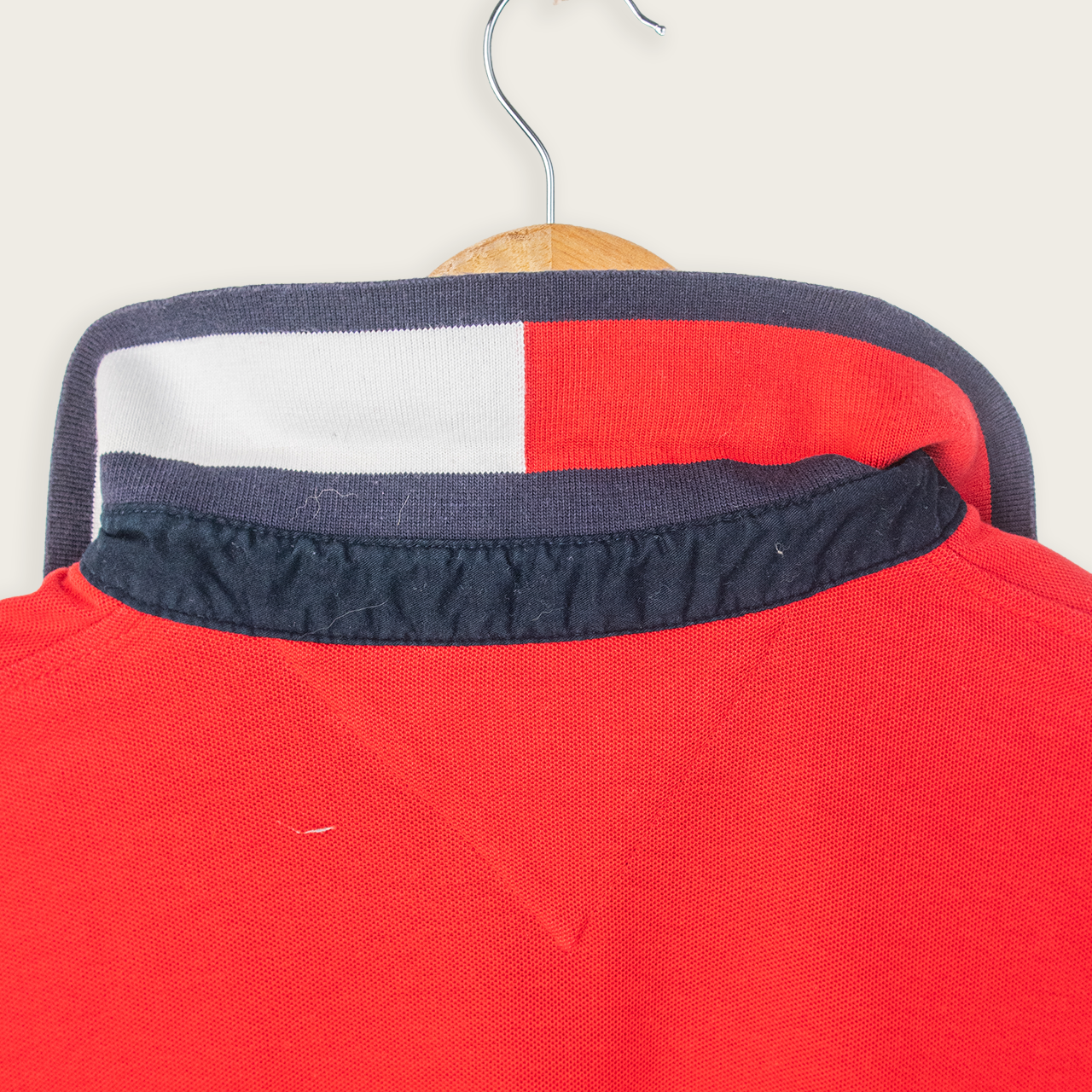 TOMMY HILFIGER POLO SHIRT - M