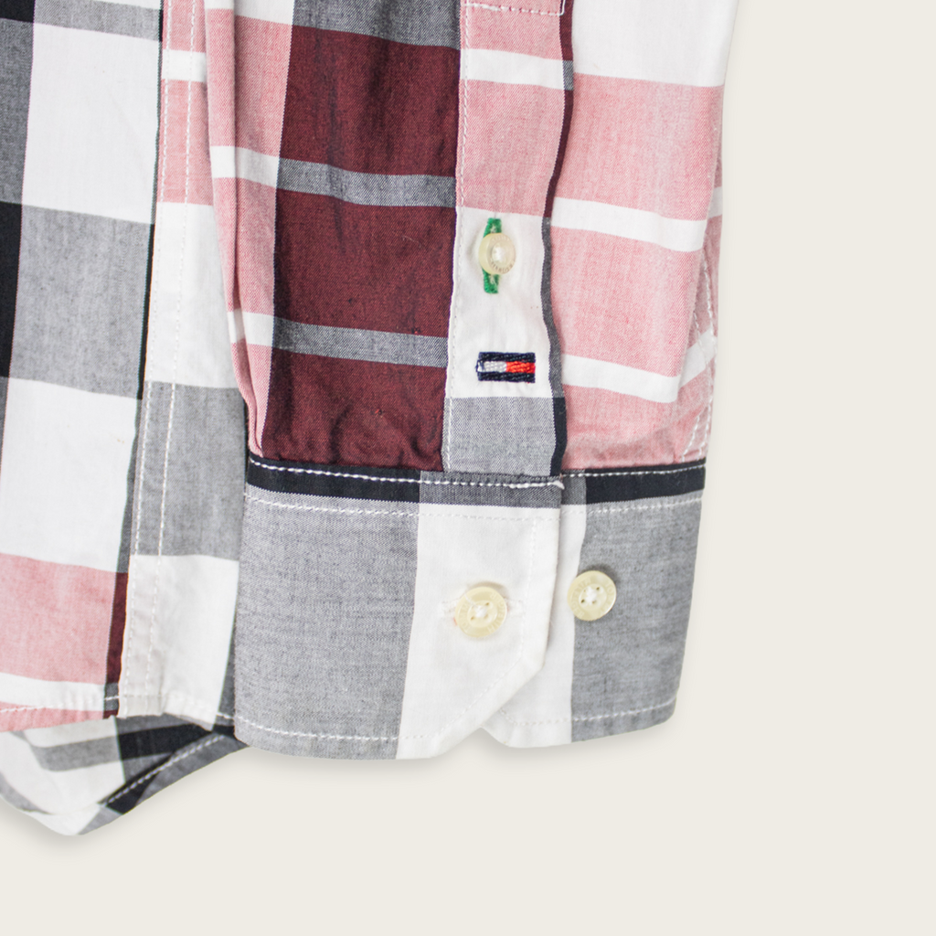 VINTAGE LONG-SLEEVE TOMMY HILFIGER BUTTON-UP SHIRT - S