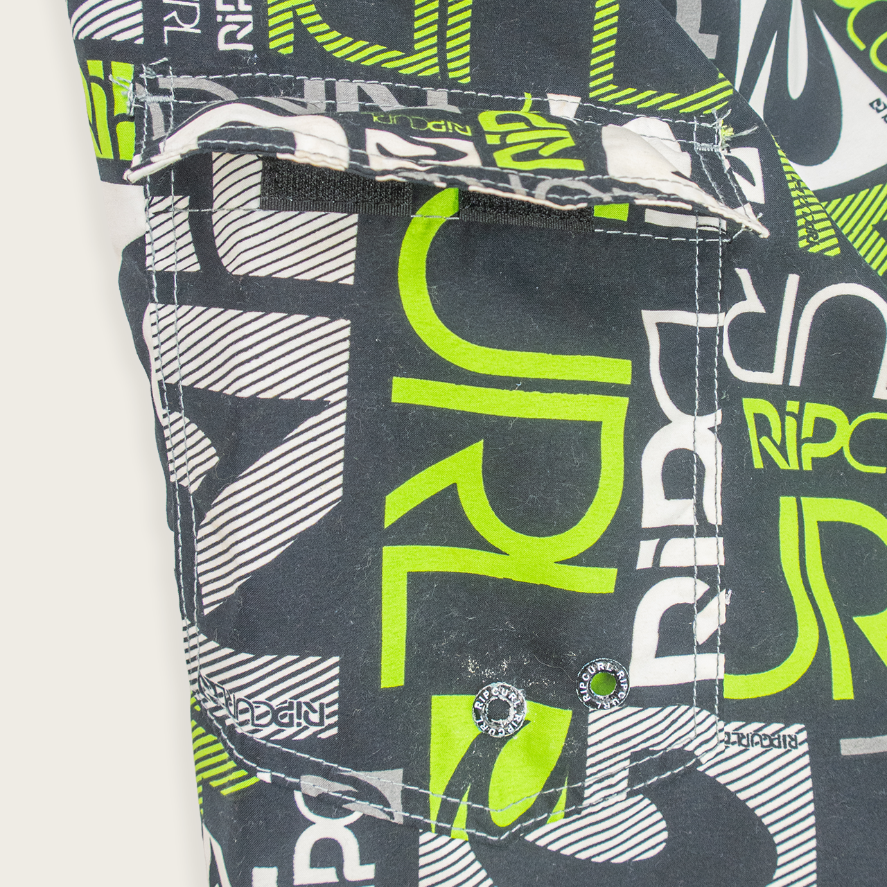 00's RIPCURL BOARD SHORTS - 40"