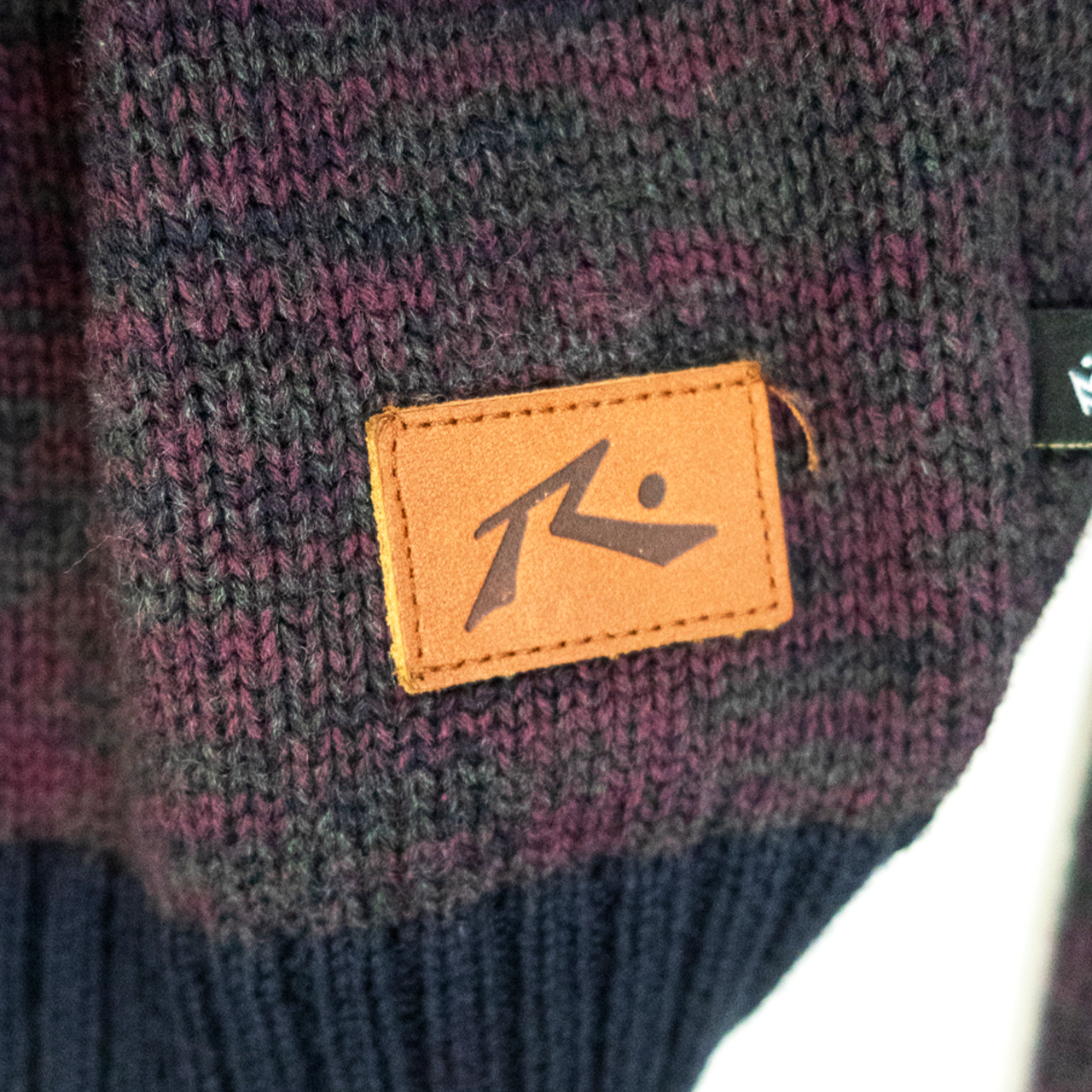 VINTAGE RUSTY KNIT SWEATER - M