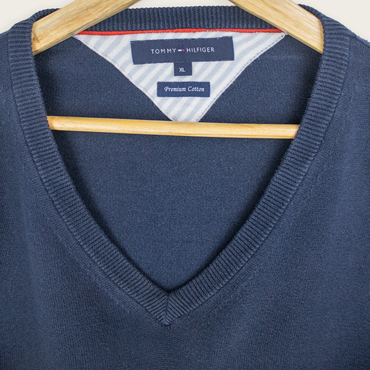 TOMMY HILFIGER KNIT SWEATER - XL