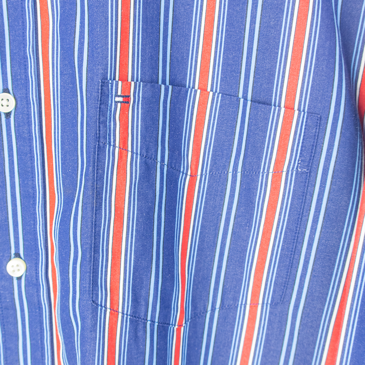 00's TOMMY HILFIGER PINSTRIPED BUTTON-UP SHIRT - M