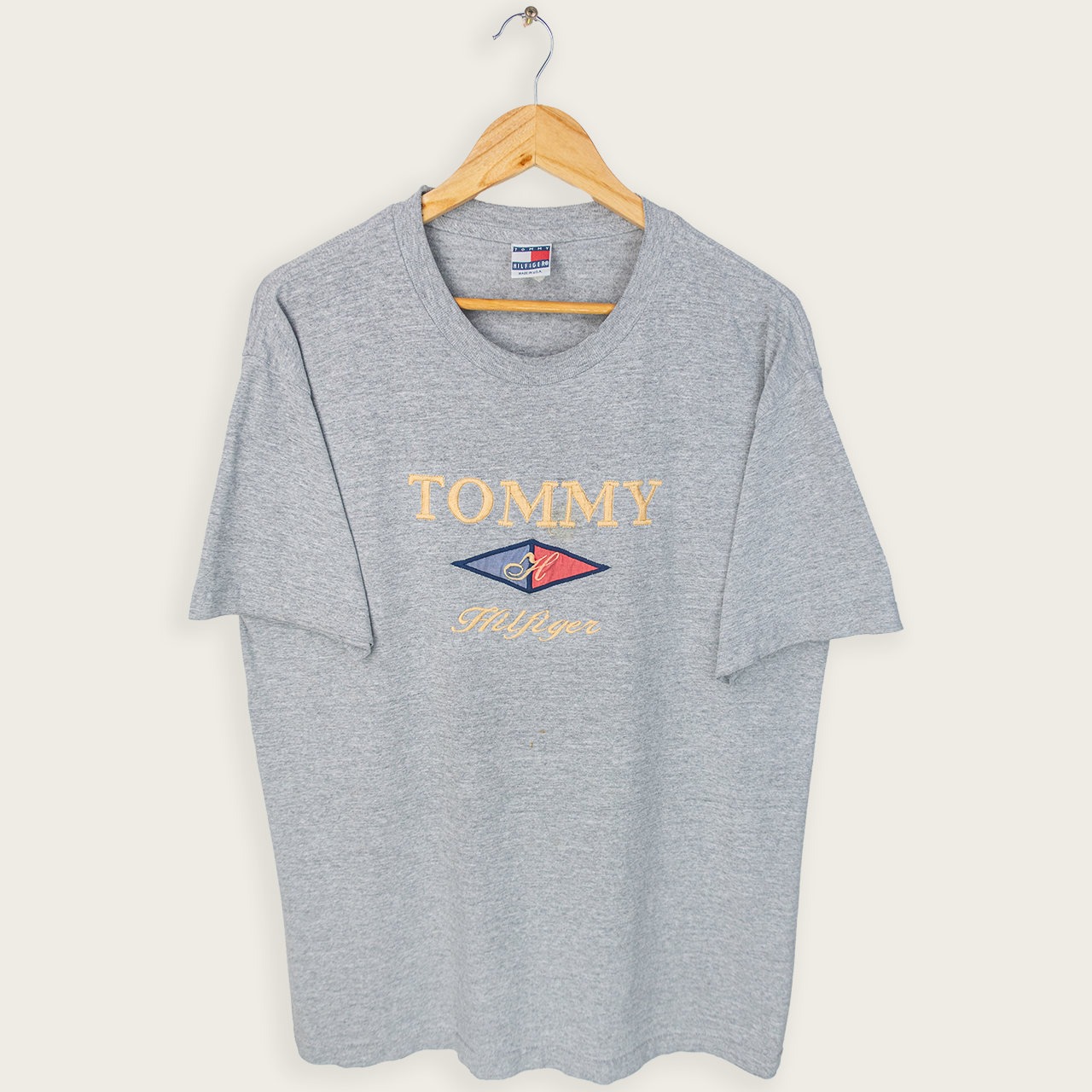 90's TOMMY HILFIGER EMBROIDERED T-SHIRT - L