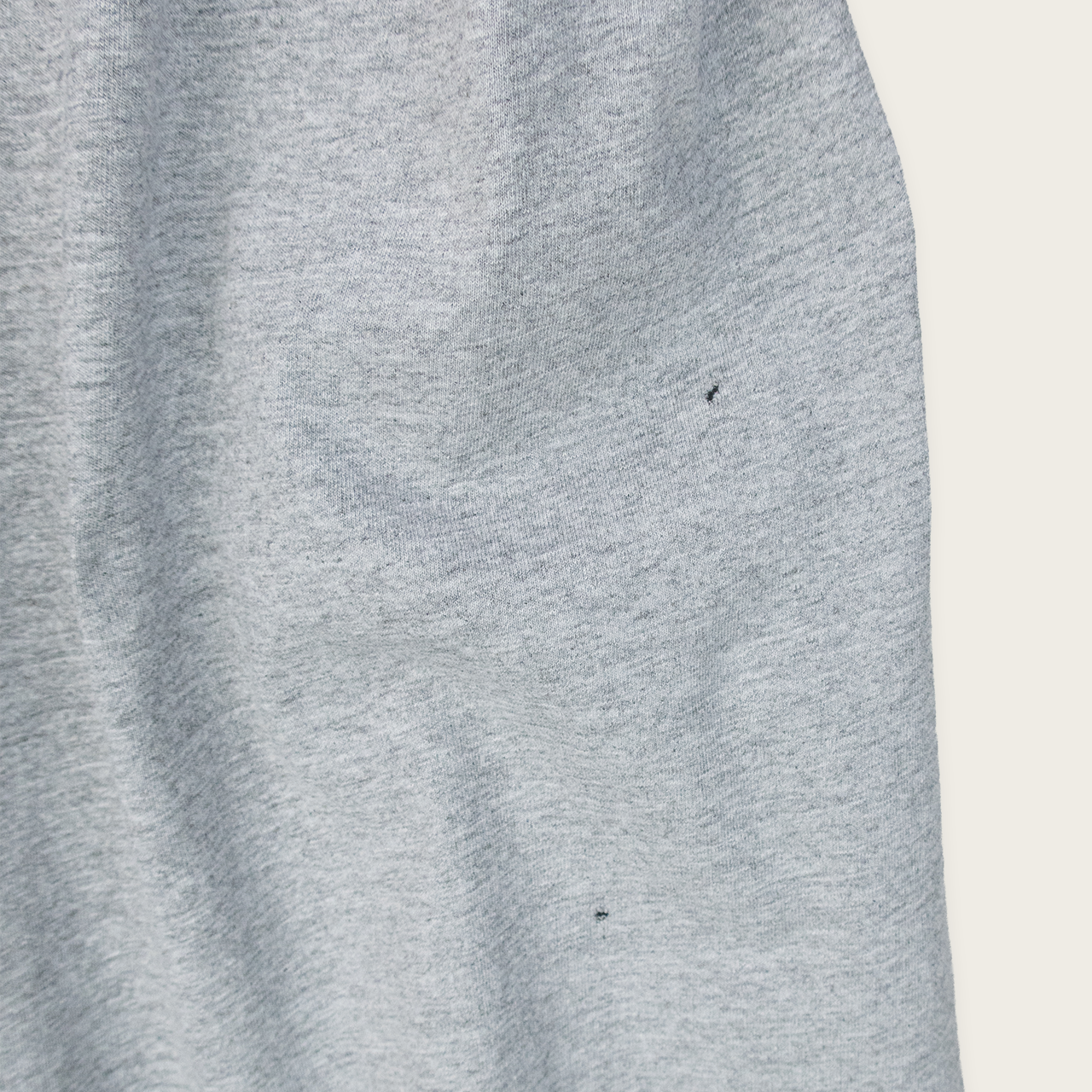 90's TOMMY HILFIGER EMBROIDERED T-SHIRT - L