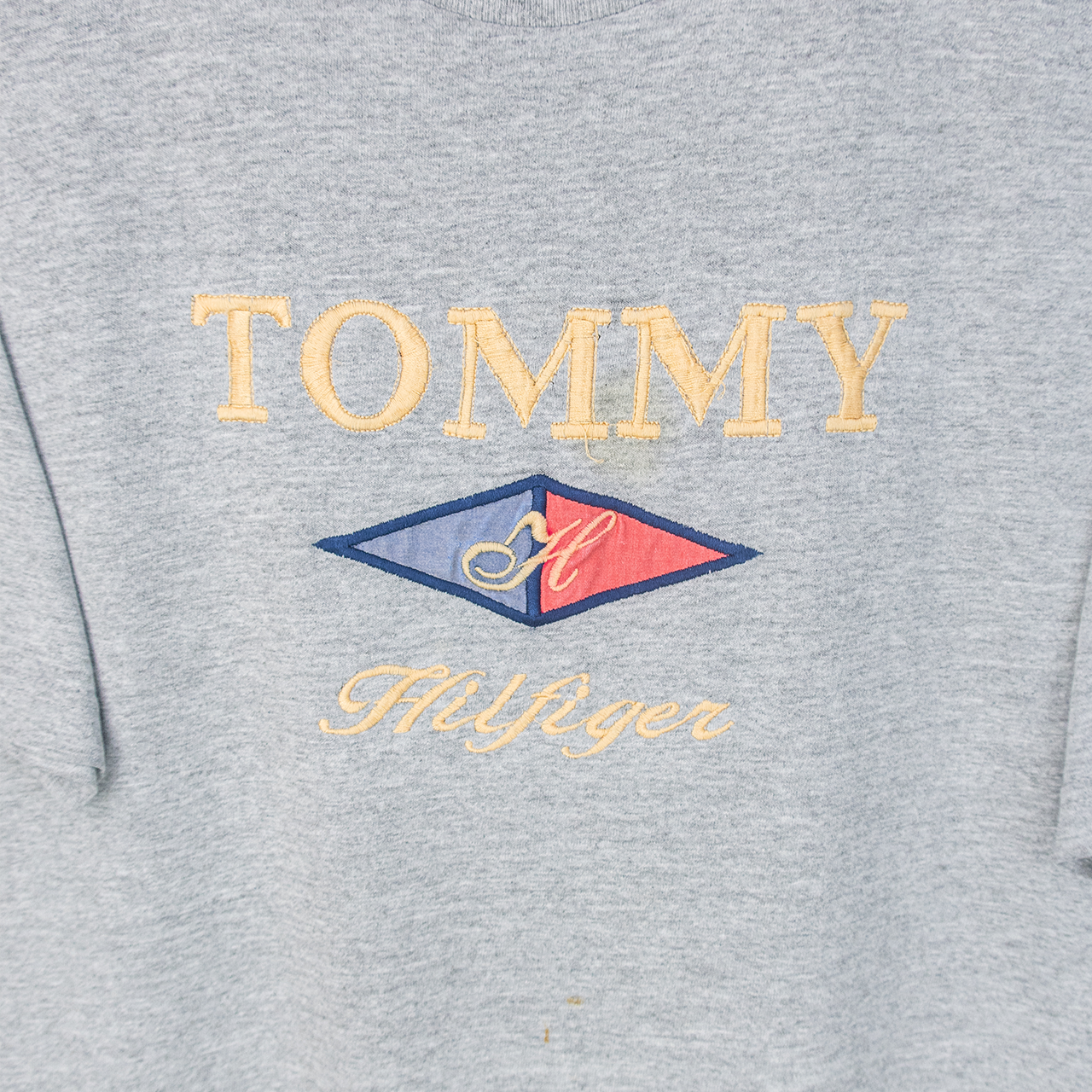 90's TOMMY HILFIGER EMBROIDERED T-SHIRT - L