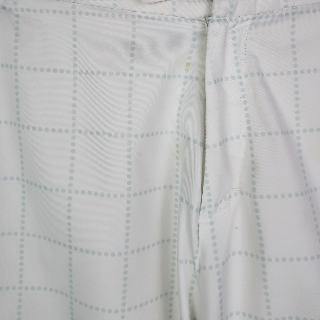 VINTAGE NIKE SHORTS - L