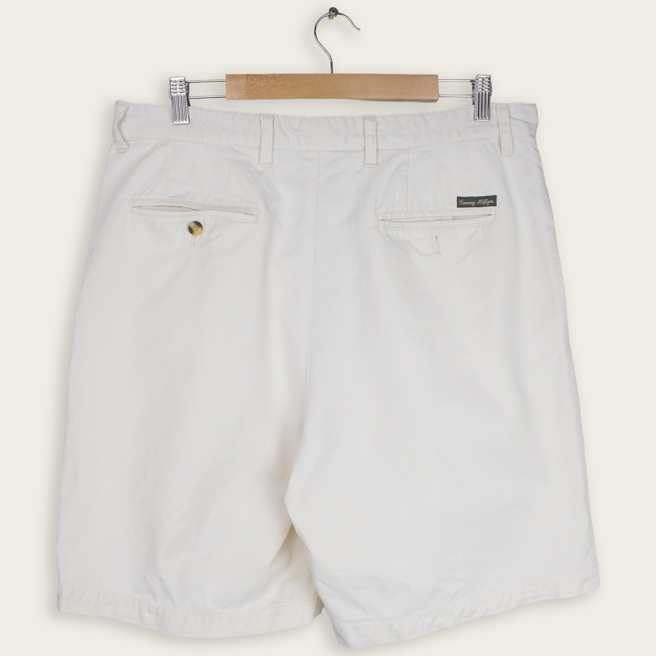 VINTAGE TOMMY HILFIGER PLEATED SHORTS - 36"