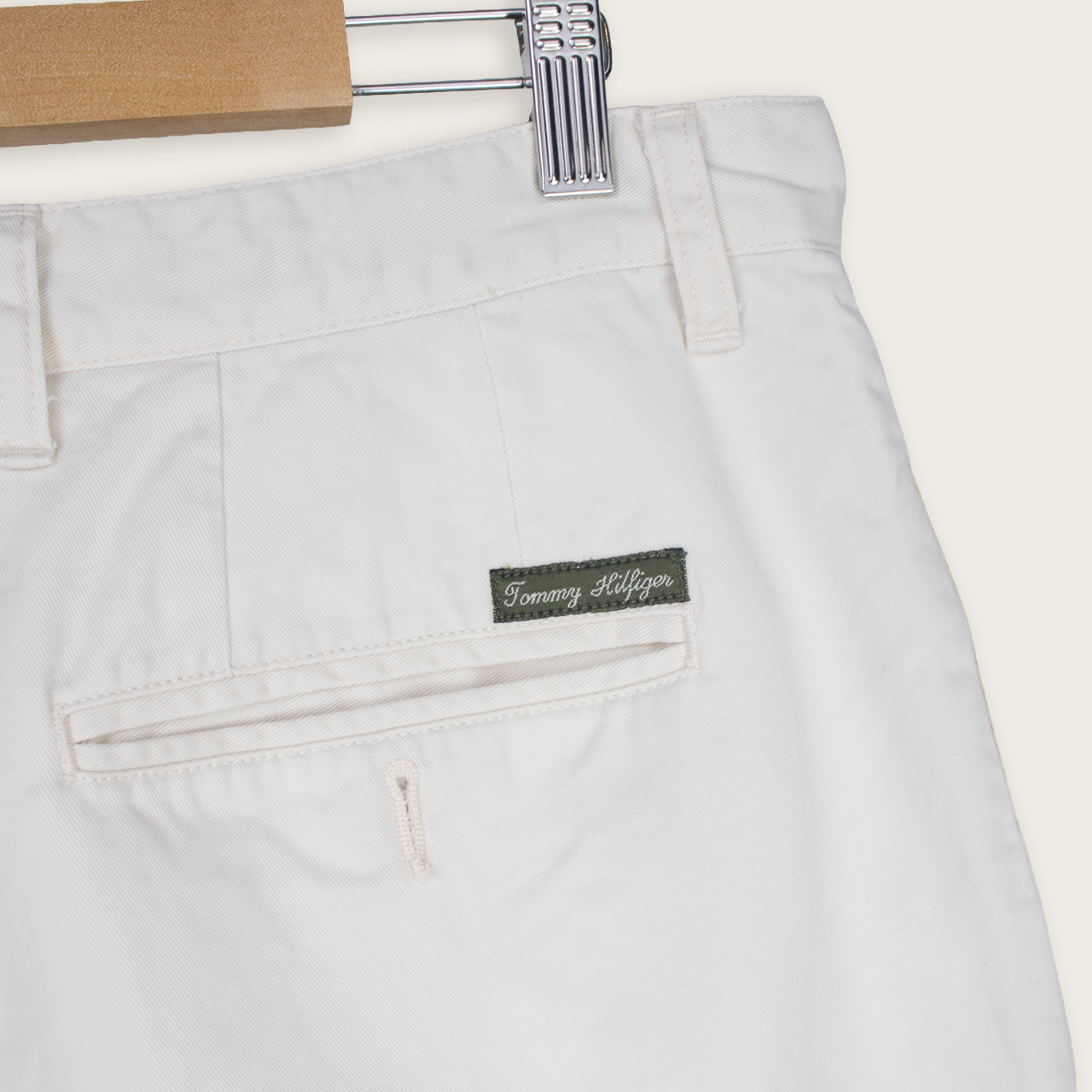 VINTAGE TOMMY HILFIGER PLEATED SHORTS - 36"